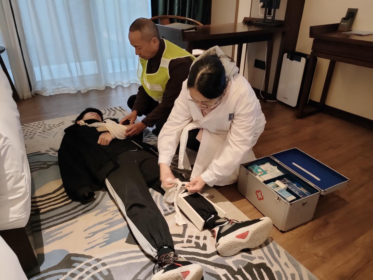 平乐弘润发展火警防控消防演练2.jpg 平乐弘润发展火警防控消防演练2.jpg